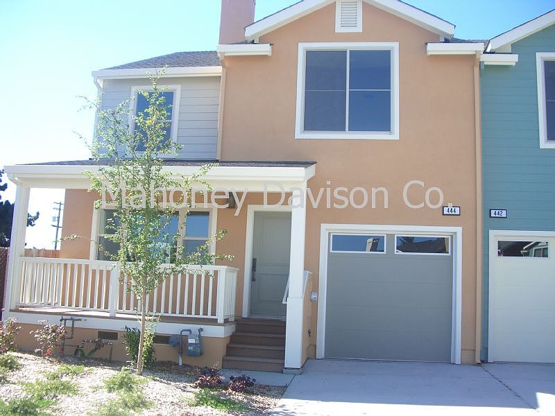 1st image of 444 Lindberg Cir