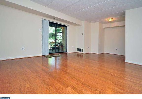 4th image of 413 Shawmont Ave APT B