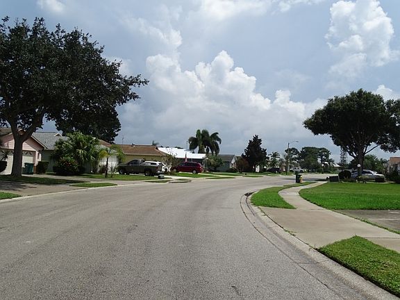 4th image of 3940 Bayberry Dr