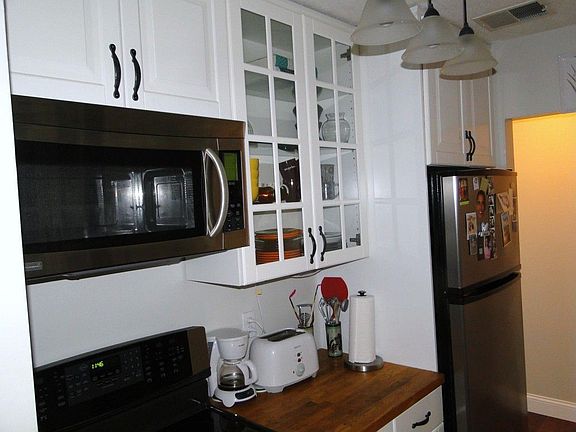 2nd image of 94 Newbury Ave APT 206
