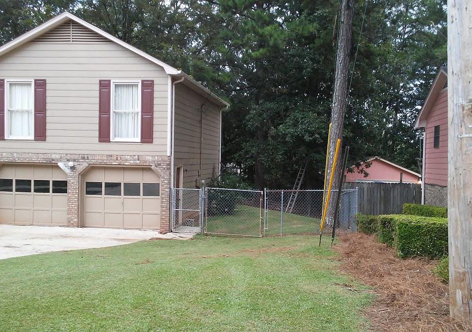 2nd image of 17 Moonglow Dr