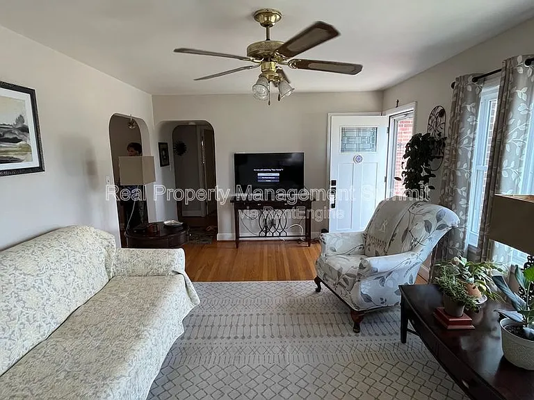 1602 Terrace St — Photo 3
