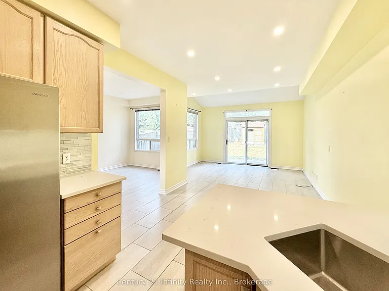 1171 Springbank Dr — Photo 12