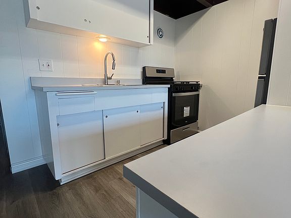 4th image of 393 Park Ave APT 3