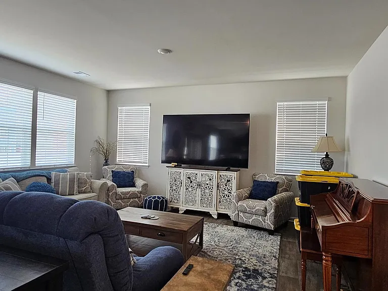 124 Clerkenwell Dr — Photo 3