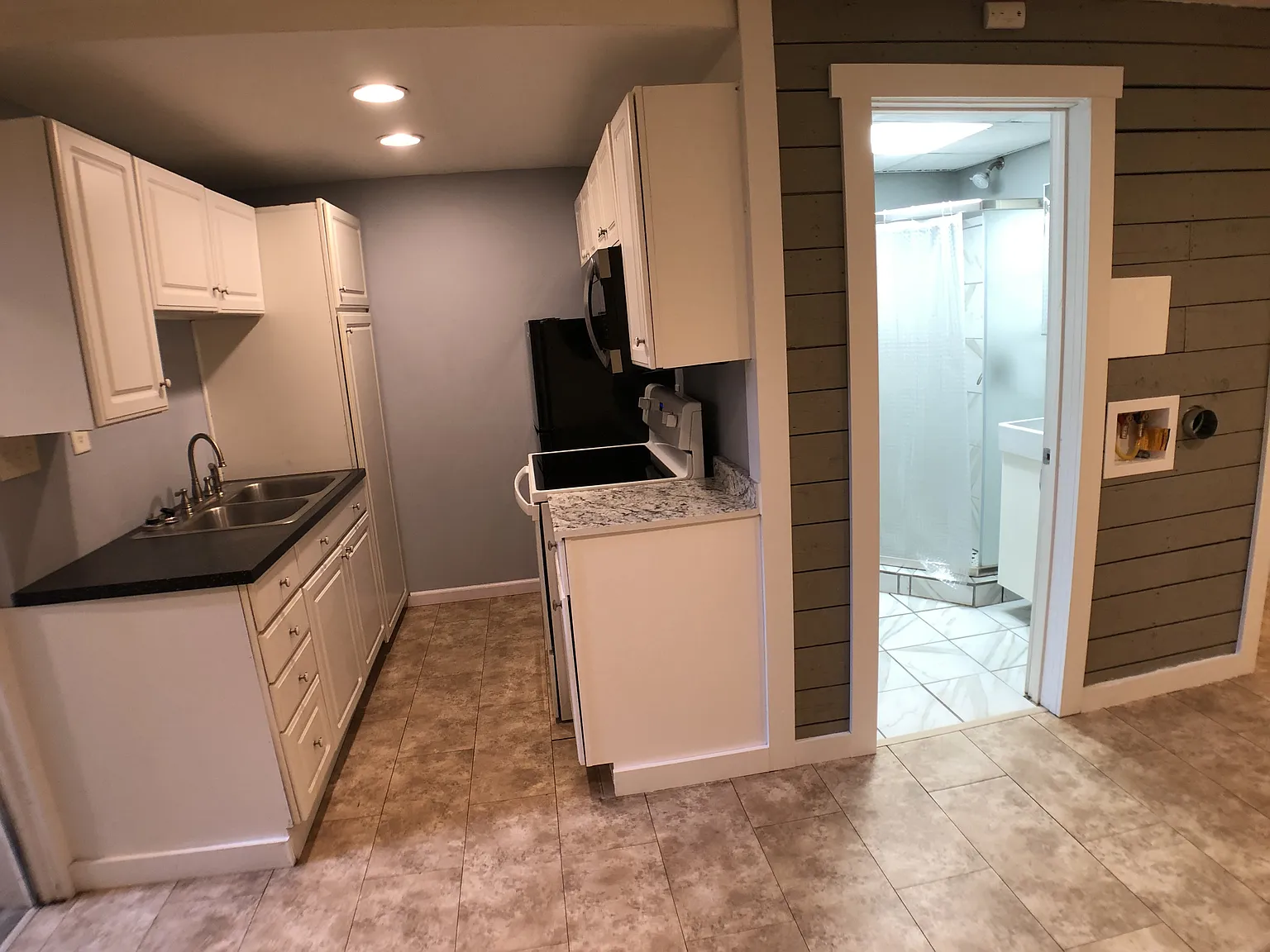 Available July 1st - 1 Bed/1 Bath Triplex in Prior Lake — Photo 4