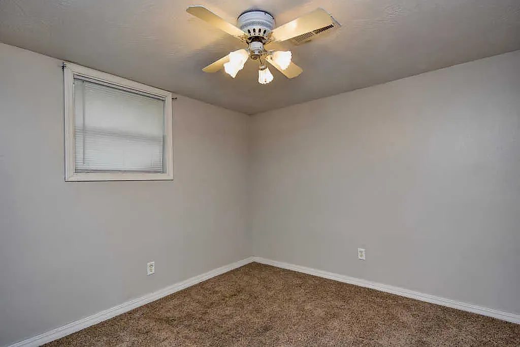 Building Photo - 2039 W Farm Road 178