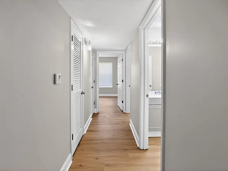 Alex Place Apartments — Photo 44