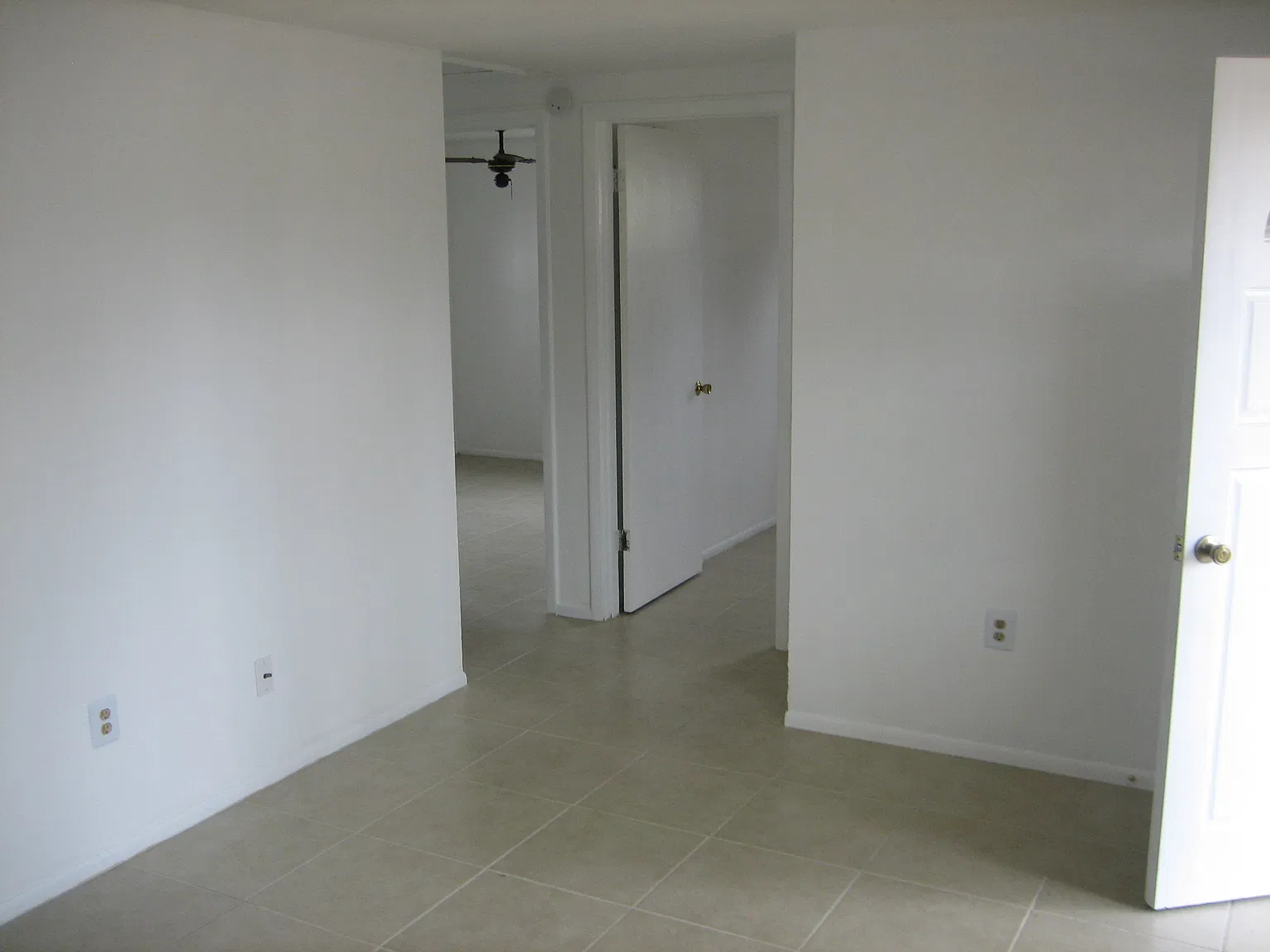 2 bed, 700 sqft, $1,400 — Photo 3