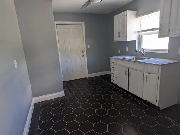 1303 Fletcher Ave APT 2, Dunbar, WV 25064