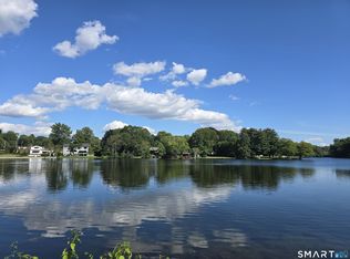 9066 Woodpond Rd, West Hartford, CT 06107