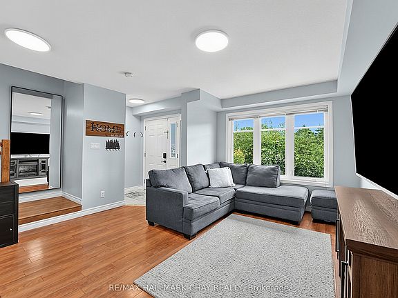 4th image of 37 Silver St #7