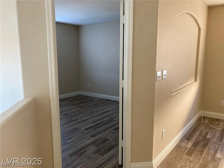 3120 Whispering Canyon Ct — Photo 29