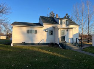 514 Adams Ave SW, Red Lake Falls, MN 56750