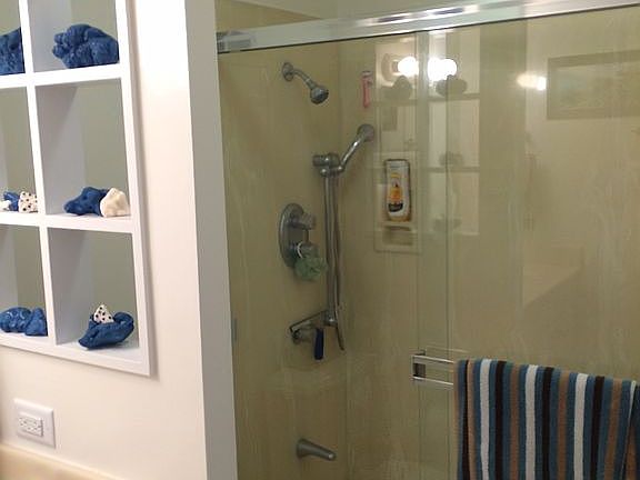 Master suite bathroom 