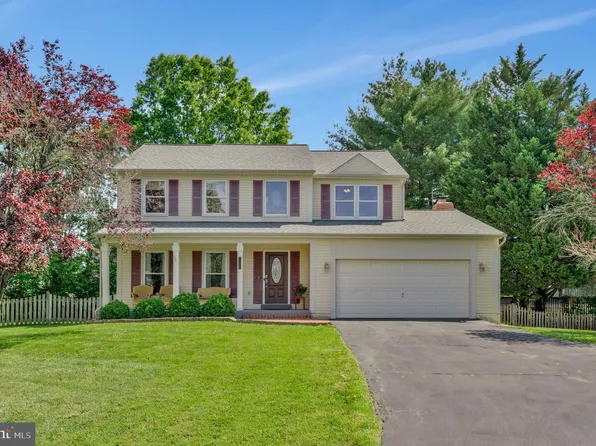 10866 Monticello Ct, Great Falls, VA 22066