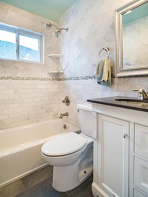 Sold by PRENDAMANO REAL ESTATE | media 17