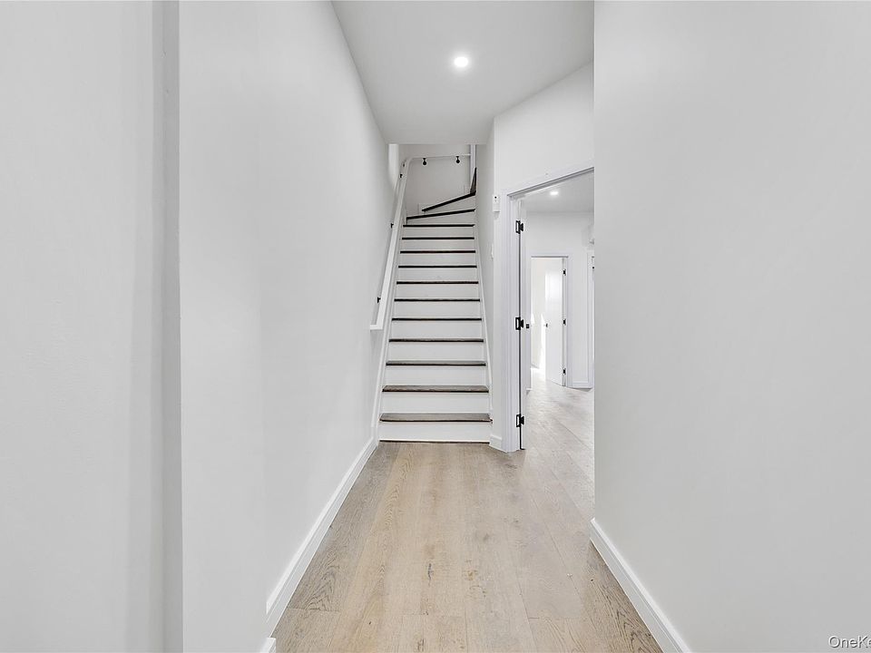962 east 221 Street, Bronx, NY 10469 | Zillow