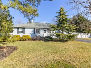 27 Victoria Cir, East Patchogue, NY 11772