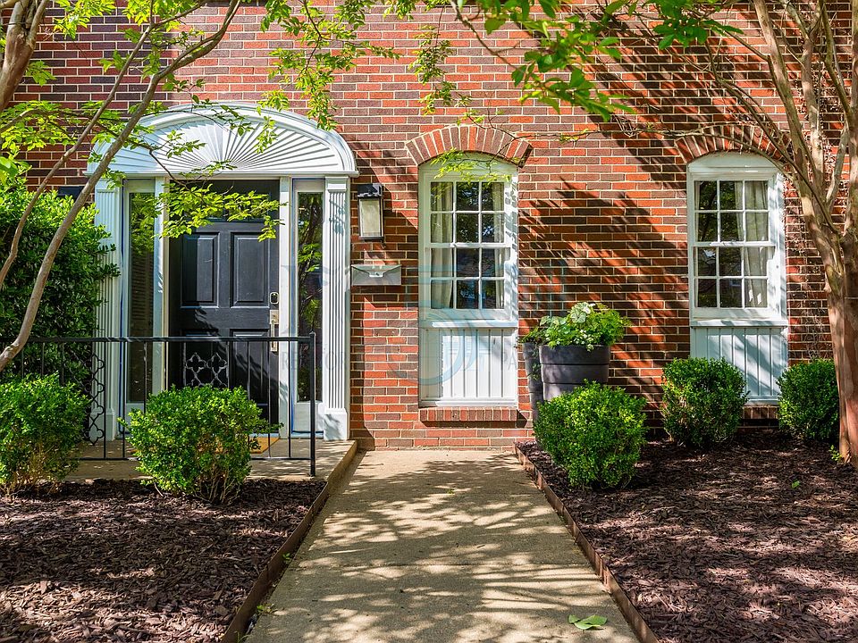 1st image of 124 Cambridge Place Dr