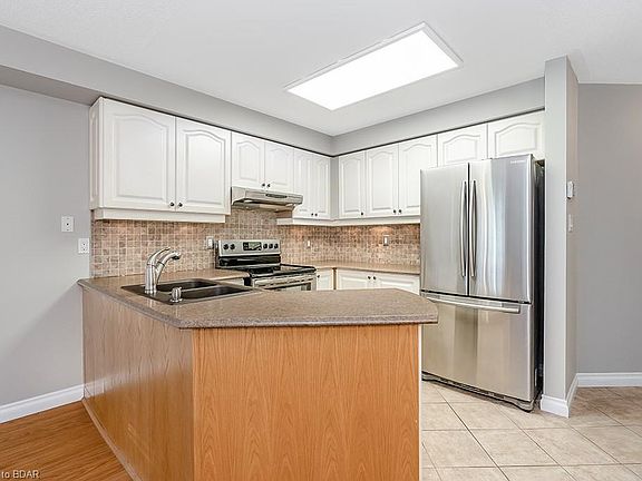 5th image of 242 Ferndale Dr S