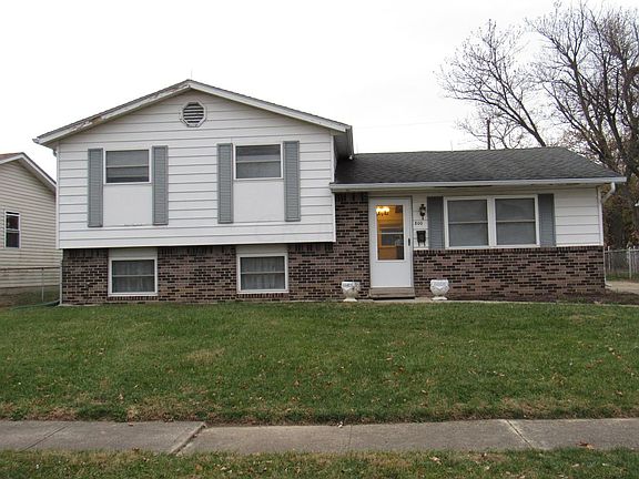 2nd image of 800 Crescent Dr