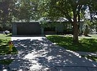 8716 Willow Ct, La Vista, NE 68128