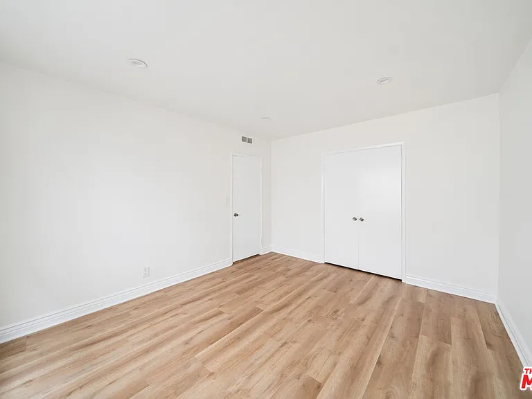 1215 N Hayworth Ave #203 — Photo 13