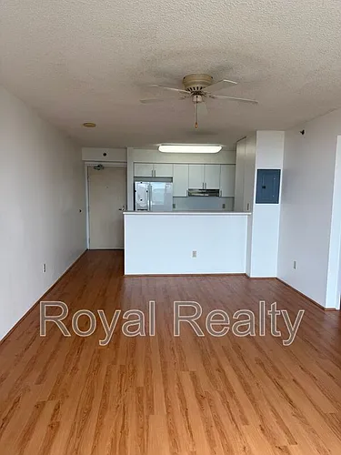 215 N King St Photo 1