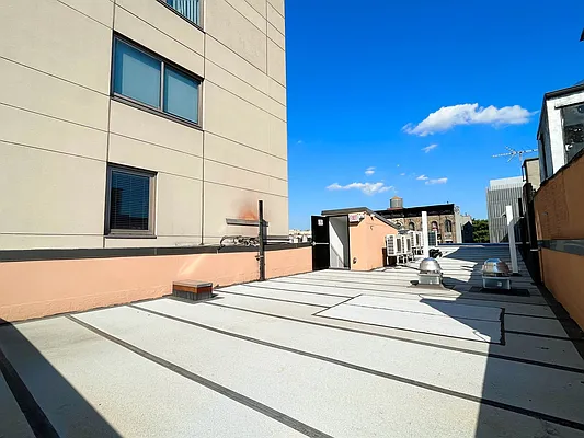 Rented by Bond New York | media 3