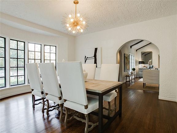 5th image of 4517 S Versailles Ave