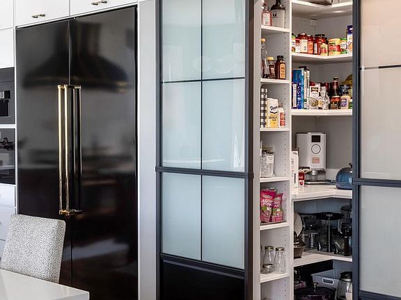 4th image of 4873 Point Rd