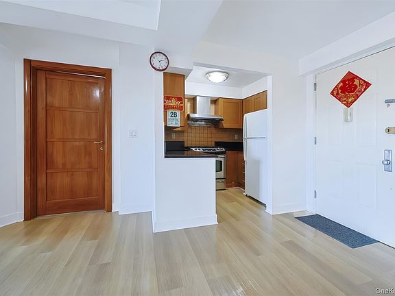 2nd image of 14022 Beech Avenue