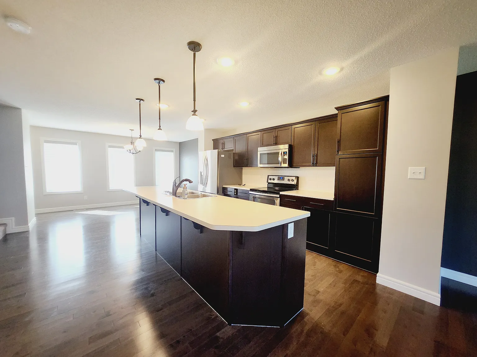 2265 Casey Crescent SW — Photo 3