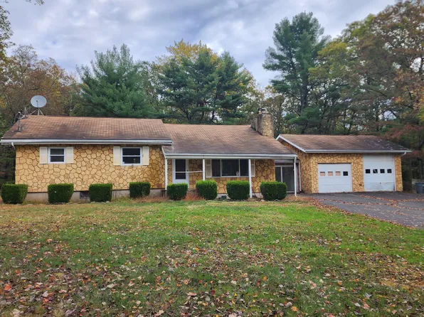 118 Laurel Valley Ct, Shohola, PA 18458