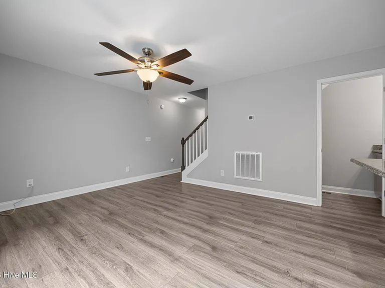 645 S Gaines St — Photo 20
