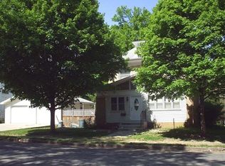 825 N 7th St, Atchison, KS 66002