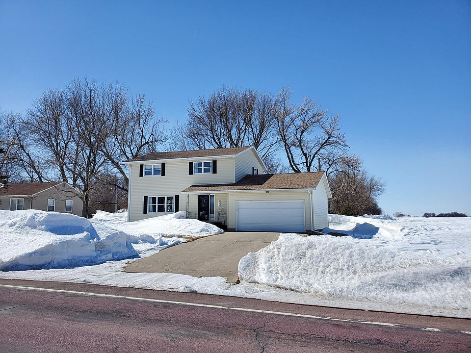 911 Center St, Tracy, MN 56175 Zillow