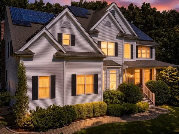 22 Rhodes Dr, Wrentham, MA 02093