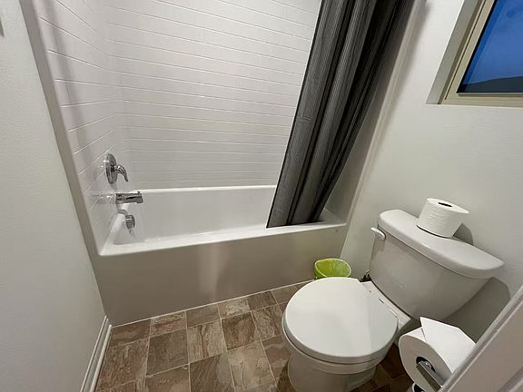 5th image of 8538 Anthony St