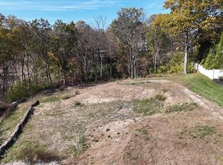 1011 Grandin Ridge Dr, Cincinnati, OH 45208