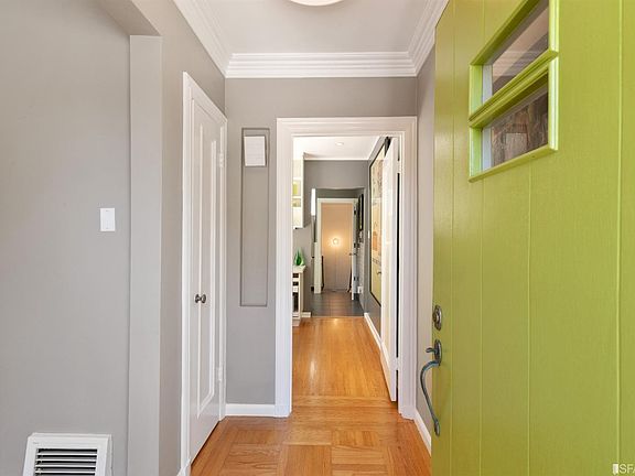 3rd image of 546 Teresita Blvd
