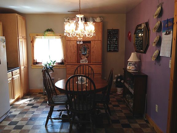 dining area of kitchen