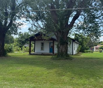 1285 N Busch Avenue, Mountain Grove, MO, 65711