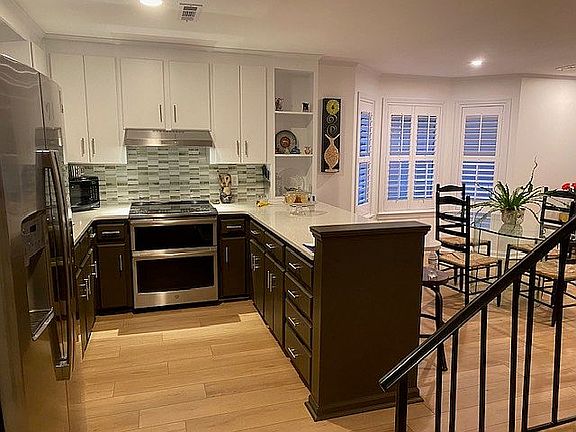 GE Profile stove w/2 ovens