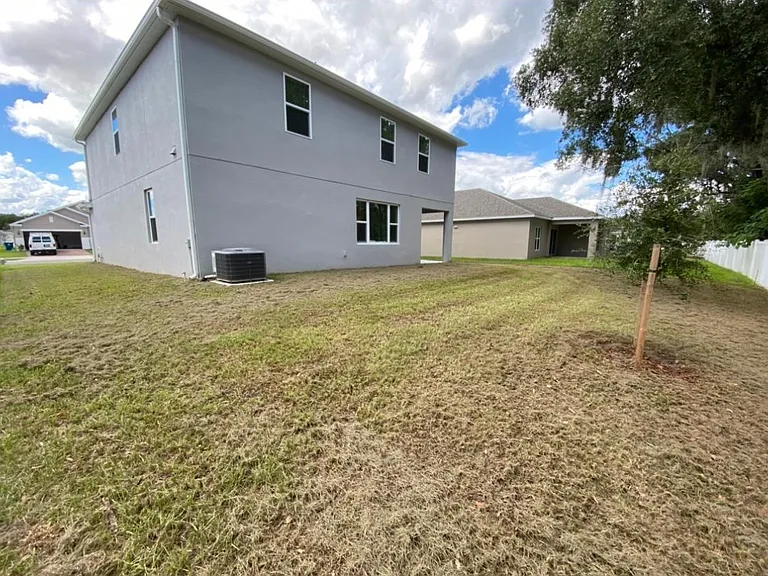924 Avenal Ln — Photo 36