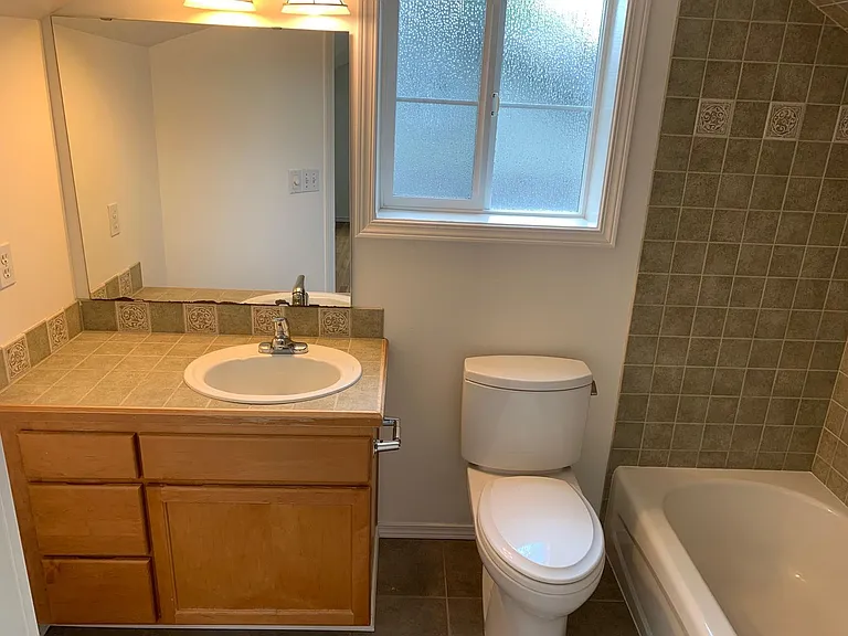 443 NE Ravenna Blvd #C — Photo 33
