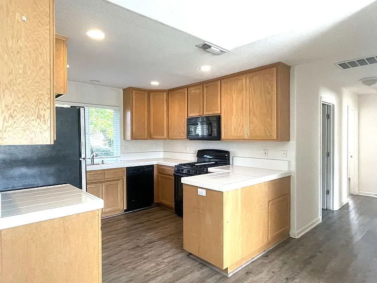 164 Highlands Ct — Photo 5