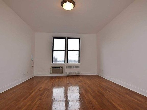 5th image of 150 E 18th St APT 3J