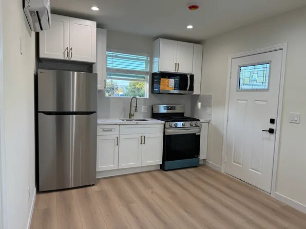 22306 Kittridge St, Canoga Park, CA 91303